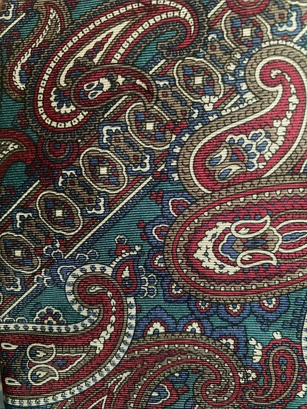 Oscar de la Renta couture 100% silk Classic Paisley burgundy/teal Men’s Tie